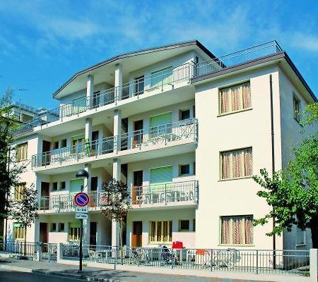 Residenza Valcris Apartment Lignano Sabbiadoro Exterior foto